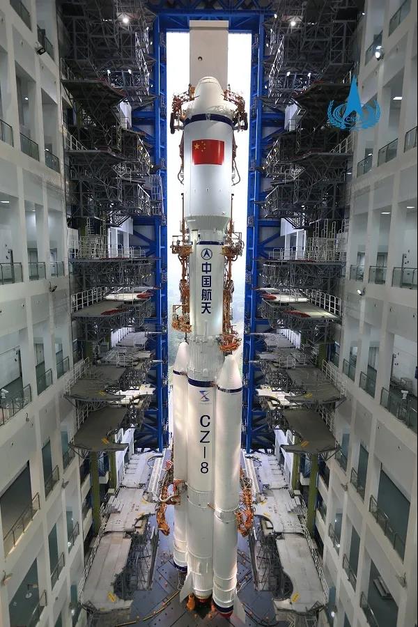 長征八號(hào)遙一火箭垂直轉(zhuǎn)運(yùn)至發(fā)射區(qū)！背后有湘潭力量